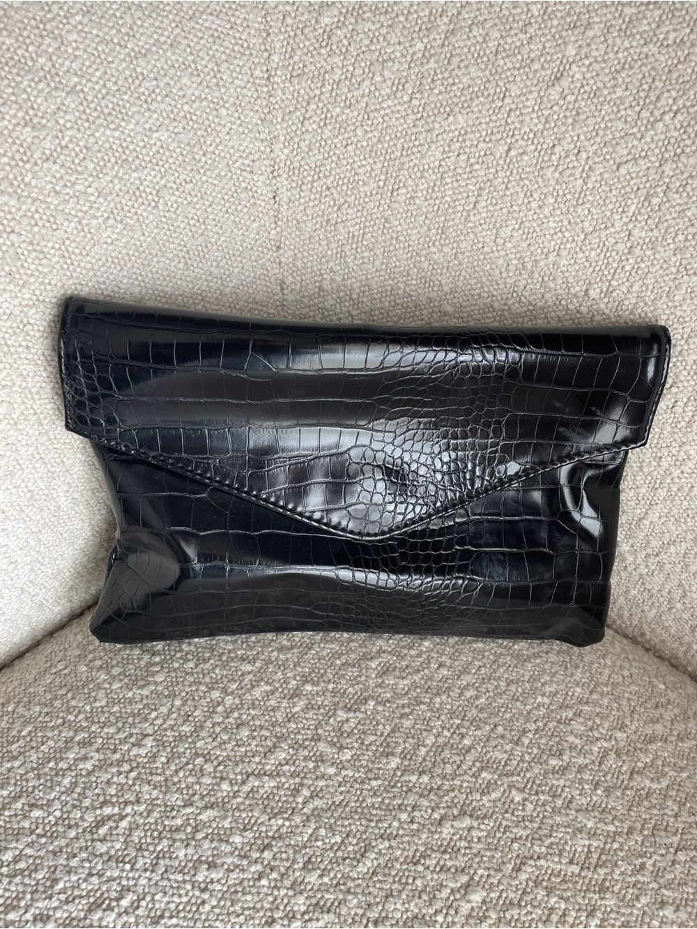 Lulu's Black Croc-Embossed Foldover Clutch | Stylish Accessory